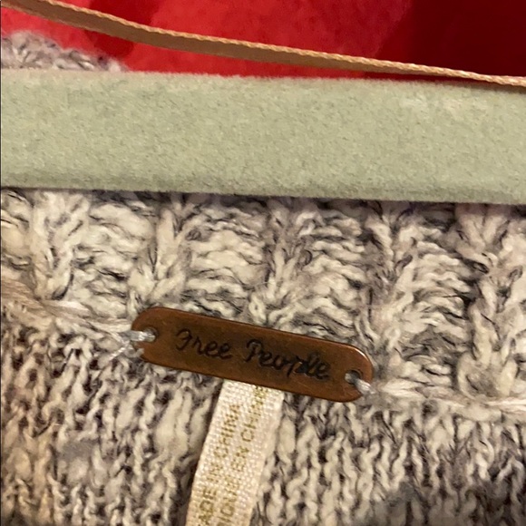 4 for. $25 - Picture 3 of 4